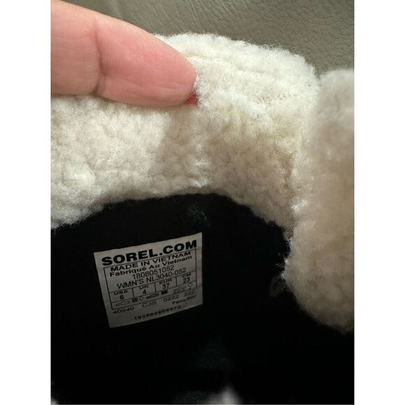 SOREL NWT Explorer Carnival with Faux Fur Collar - Picture 10 of 12
